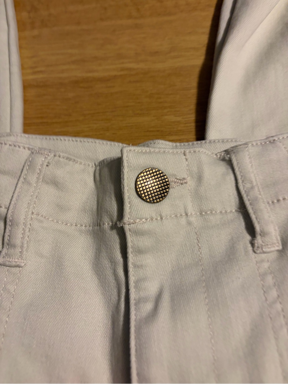 CAbi Cream Elastic Ankle denim Joggers- size 6 NWOT - Picture 4 of 9